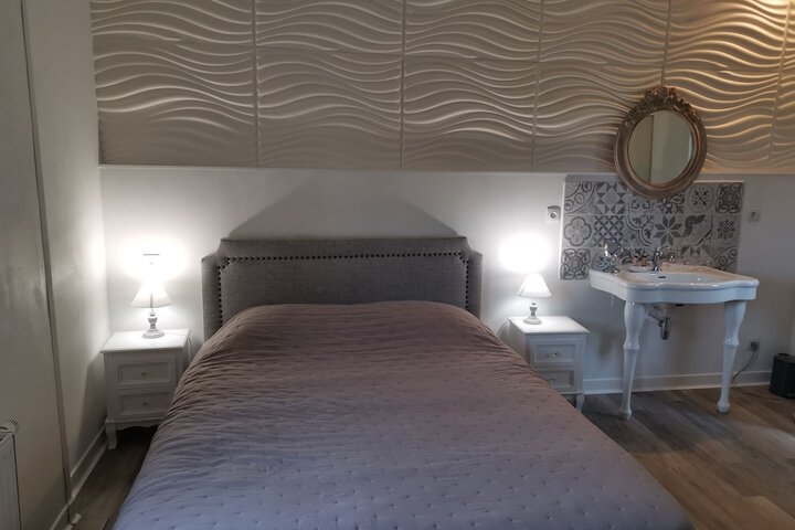 Room 10 of 49