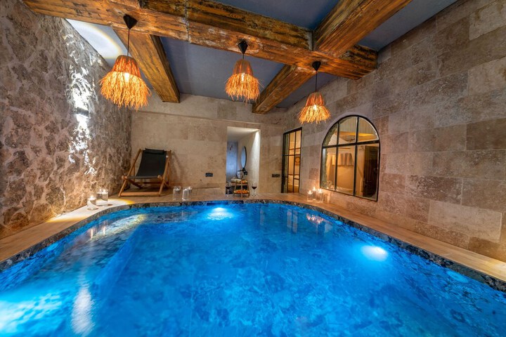 Pool 84 of 124