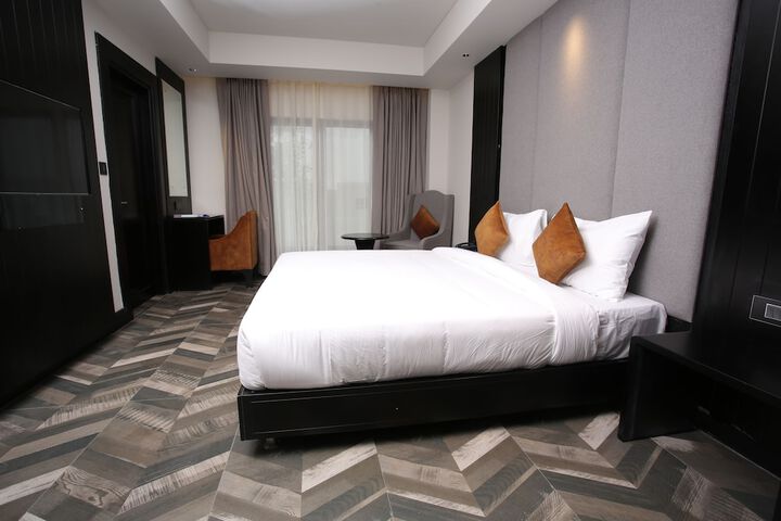 Room 10 of 43