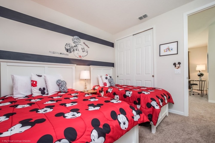 Room 2 of 19
