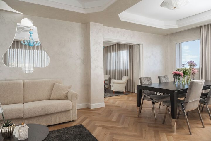 Room 20 of 63