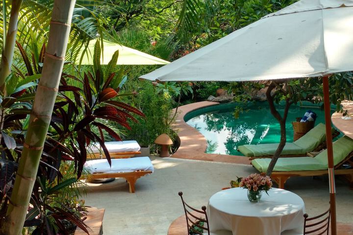 Pool 16 of 28