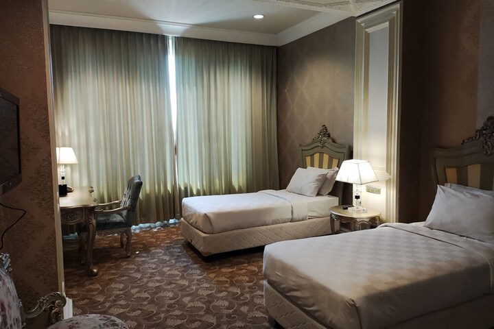Room 16 of 35