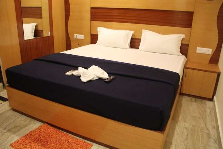 Room 4 of 10