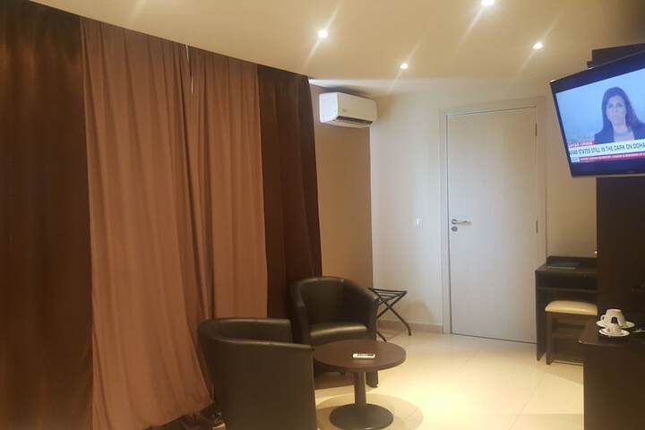 Room 14 of 33