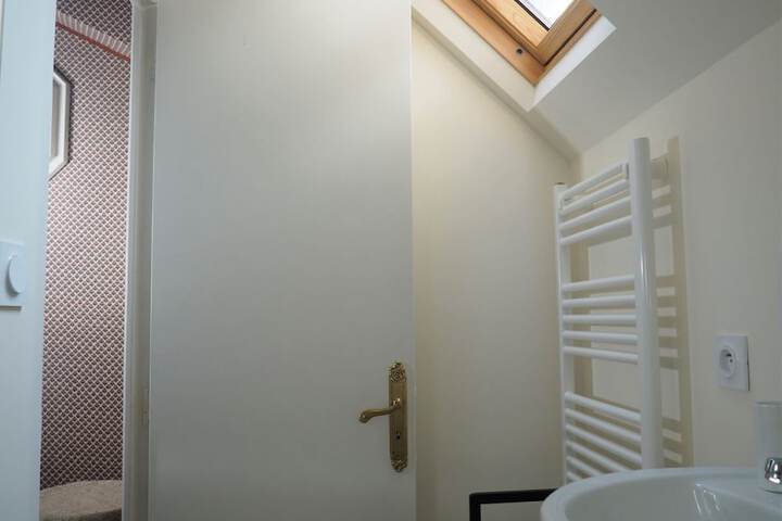 Room 34 of 52