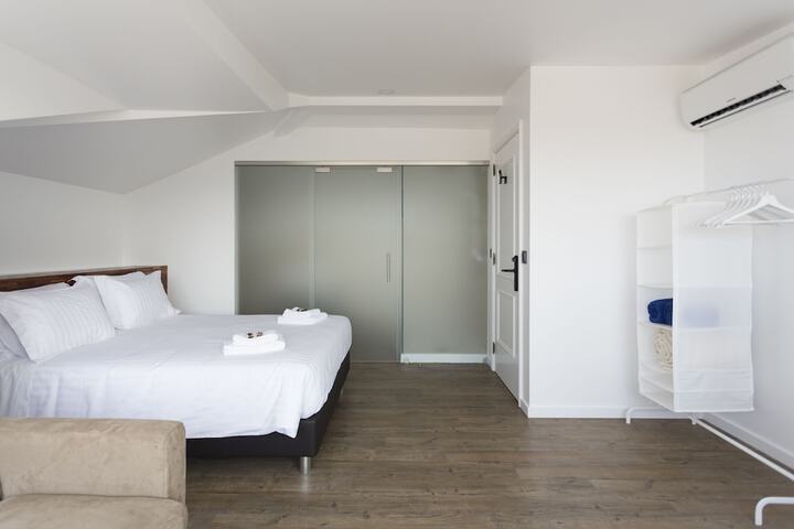 Room 35 of 105