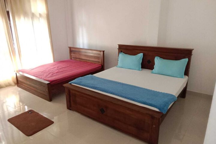Room 9 of 21