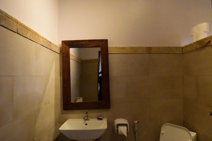 Room 63 of 98