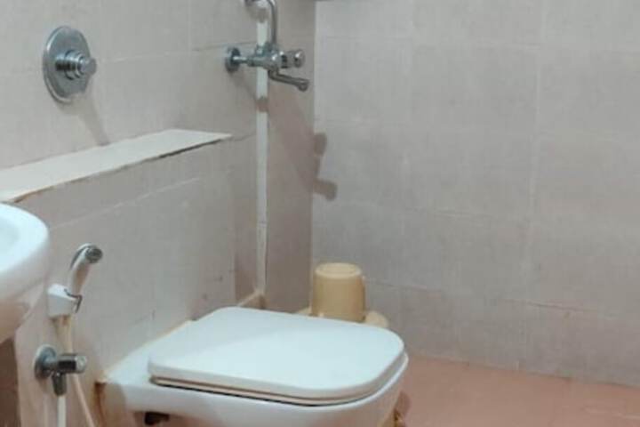 Room 12 of 13