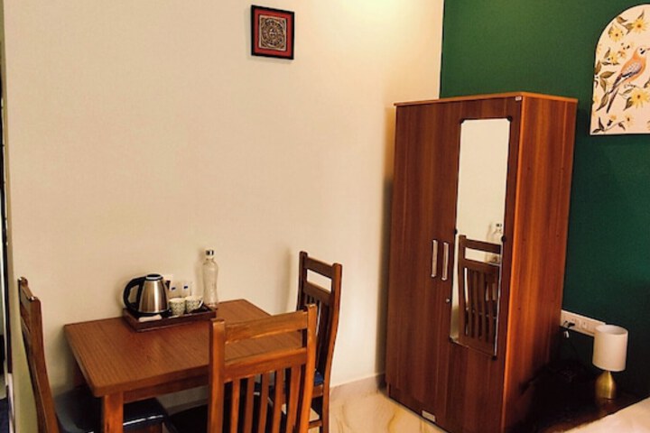 Room 4 of 19