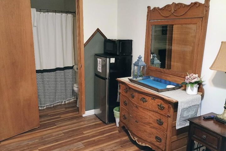 Room 42 of 61