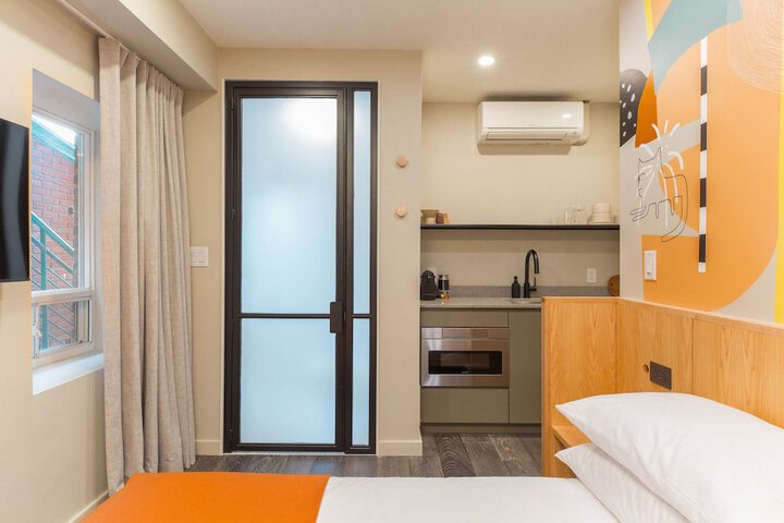 Room 2 of 63