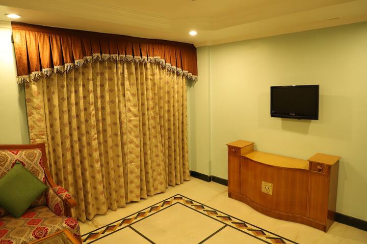 Room 10 of 23