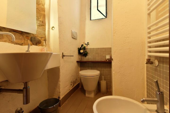 Room 13 of 21