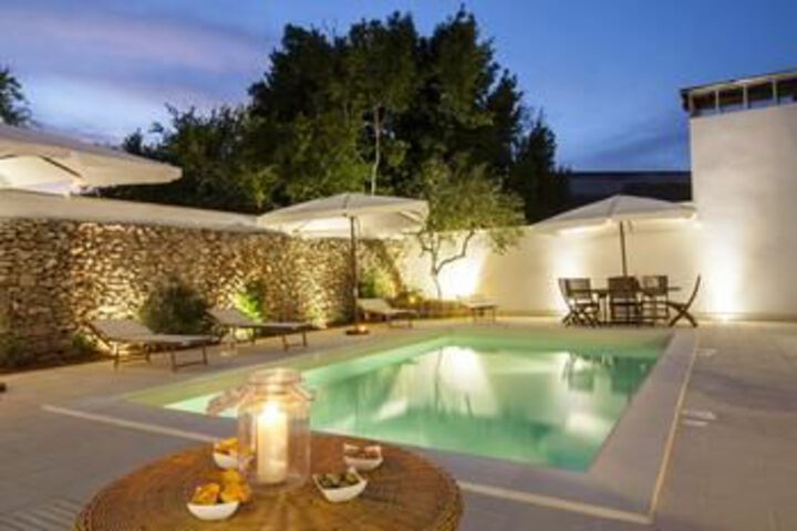 Pool 8 of 10