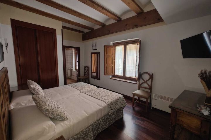 Room 17 of 40