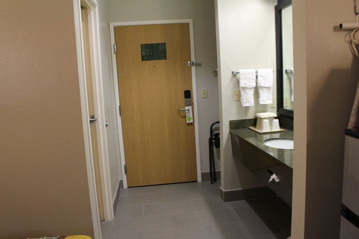 Room 9 of 17