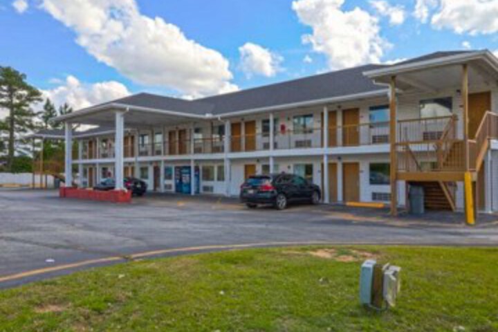 Americas Best Value Inn & Suites