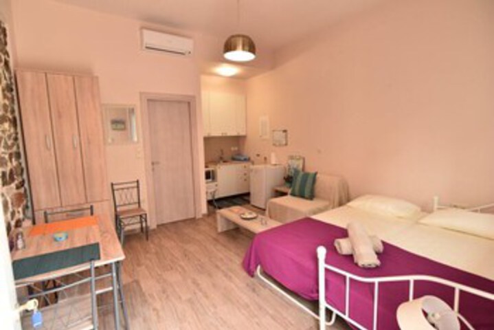 Room 13 of 22