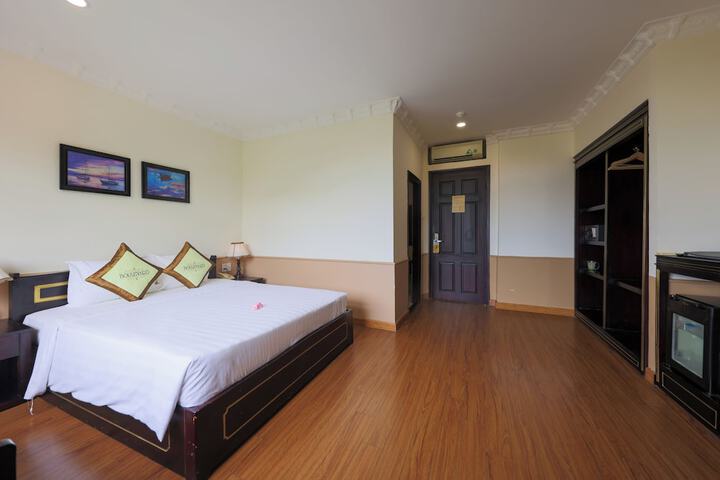 Room 12 of 68