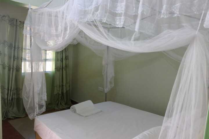 Room 5 of 15
