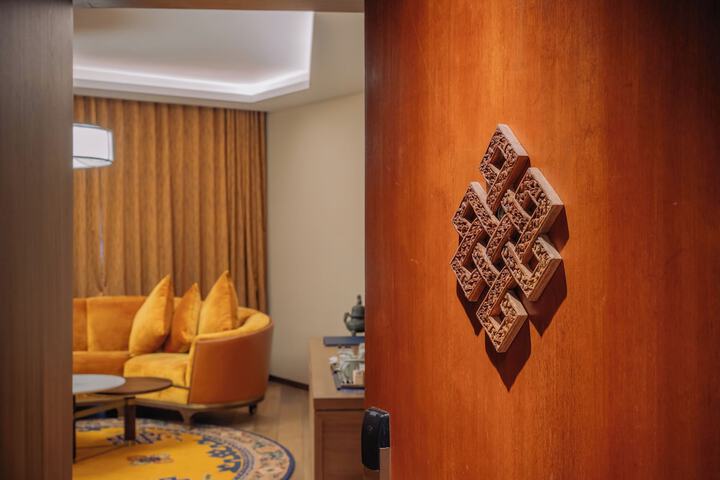 Room 33 of 145