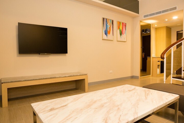 Room 25 of 53