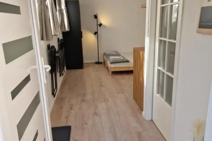 Room 7 of 11
