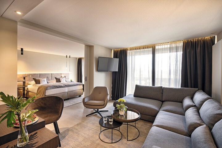 Room 46 of 106