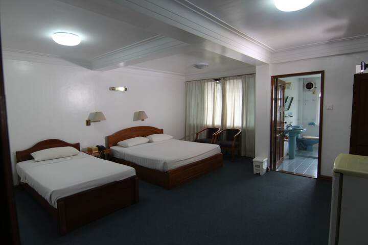 Room 6 of 32