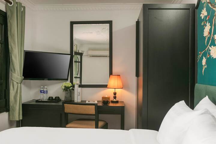 Room 25 of 47