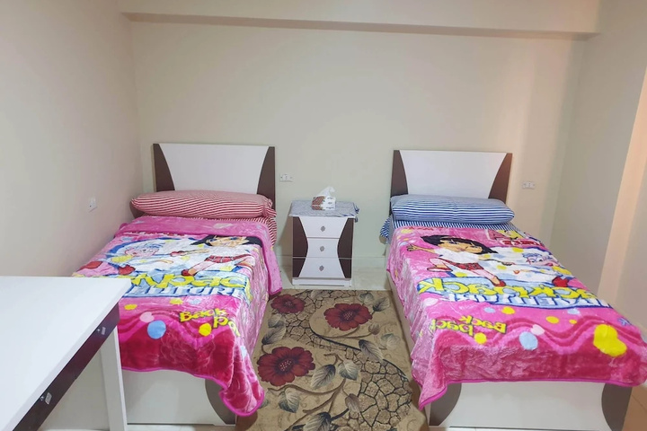 Room 5 of 12