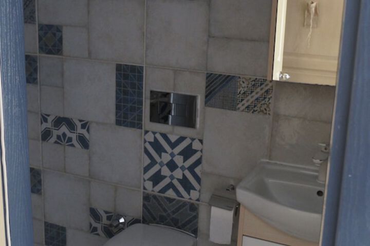 Room 12 of 19