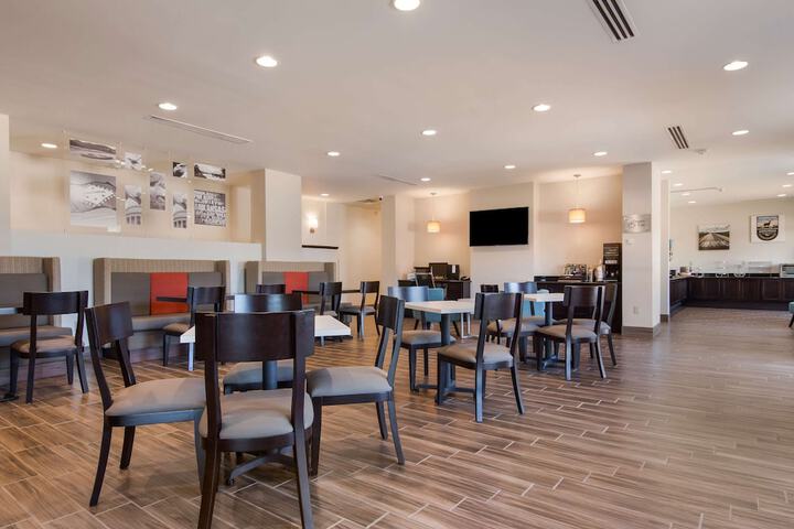 Breakfast/Coffee Service 33 of 41