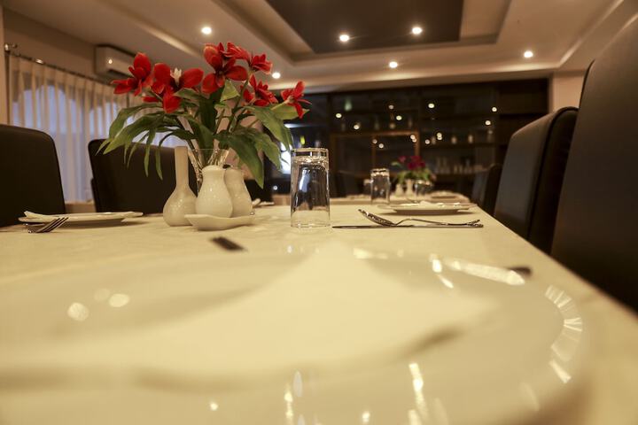 Dining 23 of 28