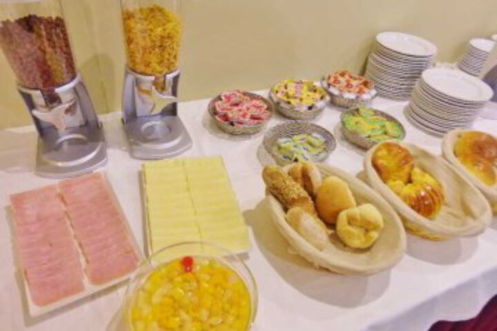 Dining 9 of 9