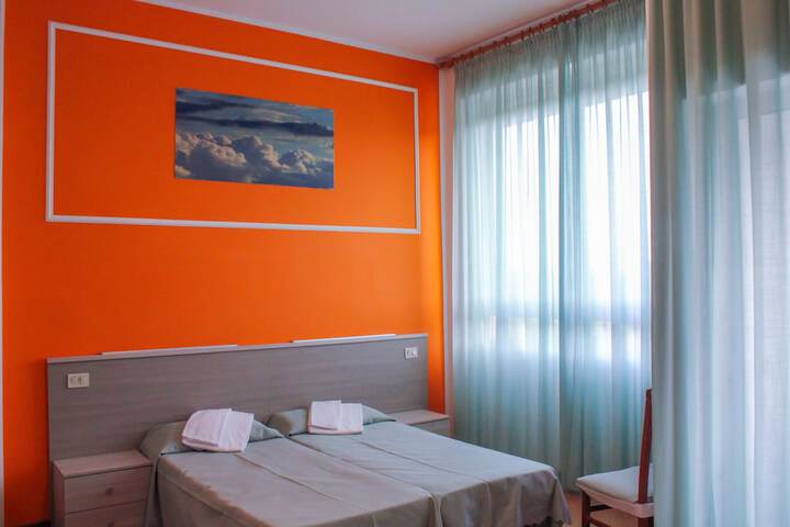 Room 9 of 43