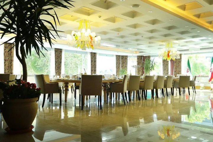 Niloo Hotel