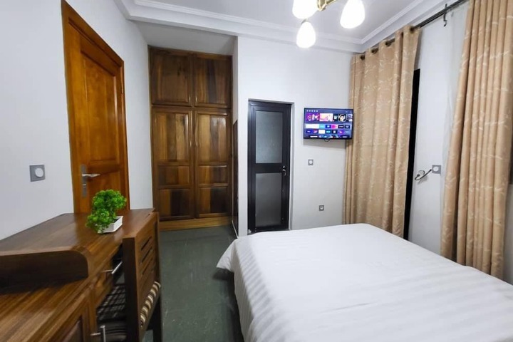 Room 27 of 79