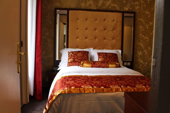 Room 8 of 36