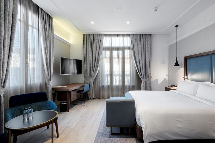 Room 14 of 113