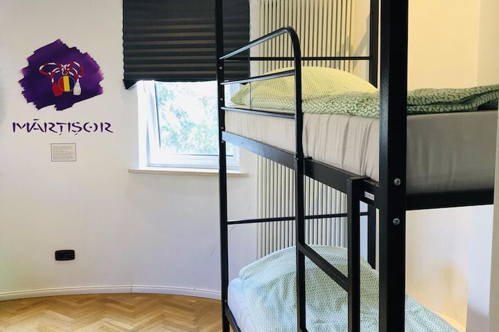 Room 2 of 9
