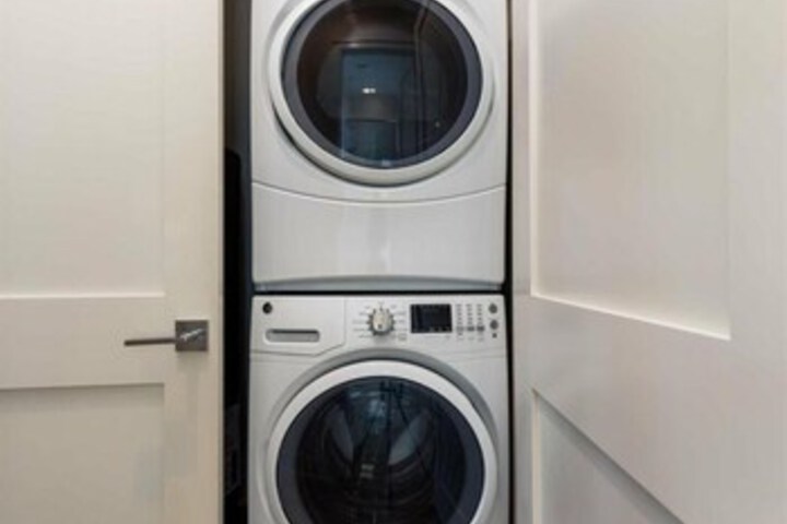 Laundry 23 of 51