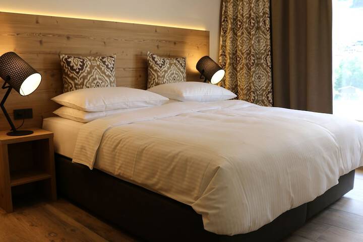 Room 5 of 115
