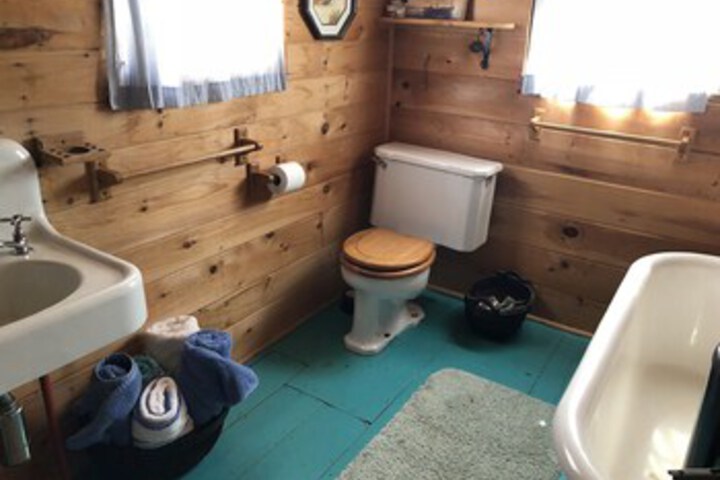 Room 2 of 18