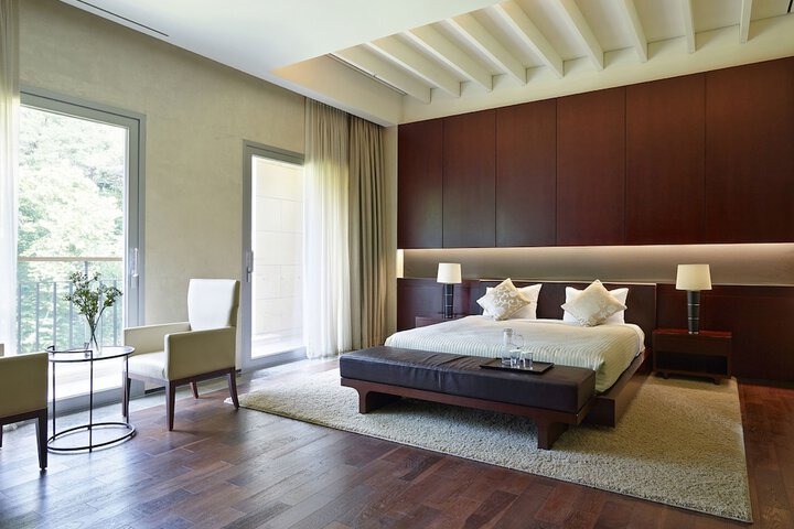 Room 15 of 141