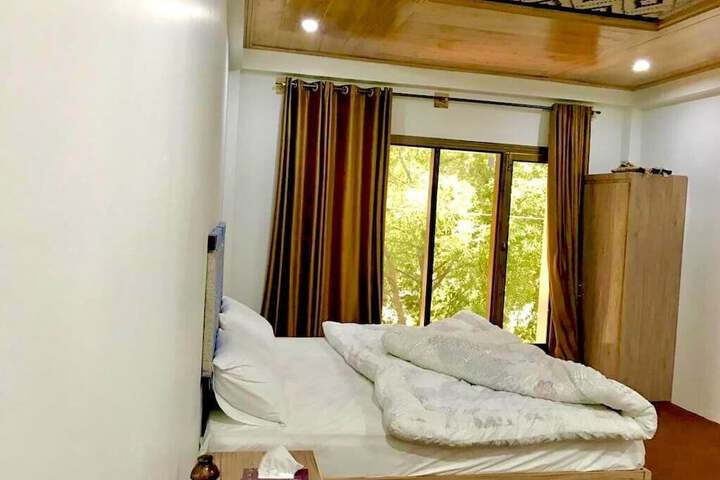 Room 2 of 23