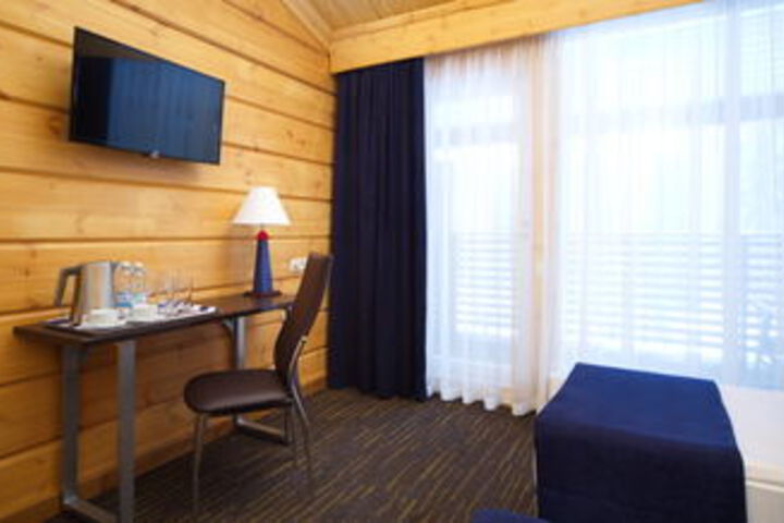 Room 16 of 64