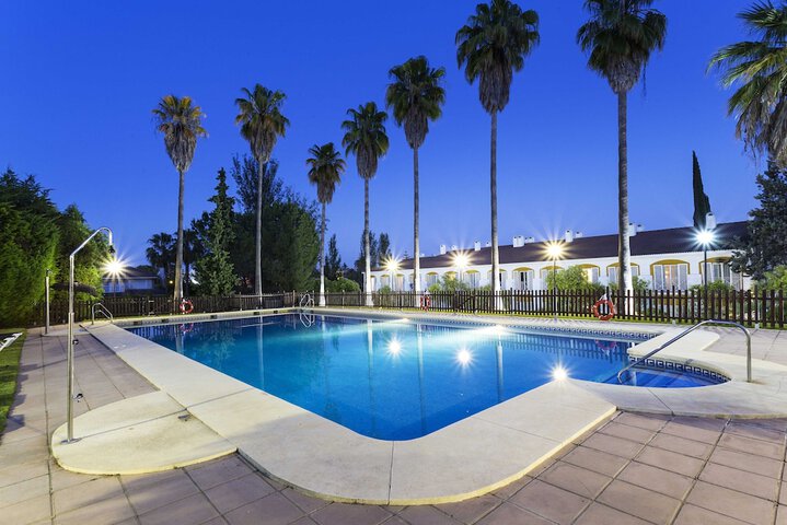 Hotel Pool